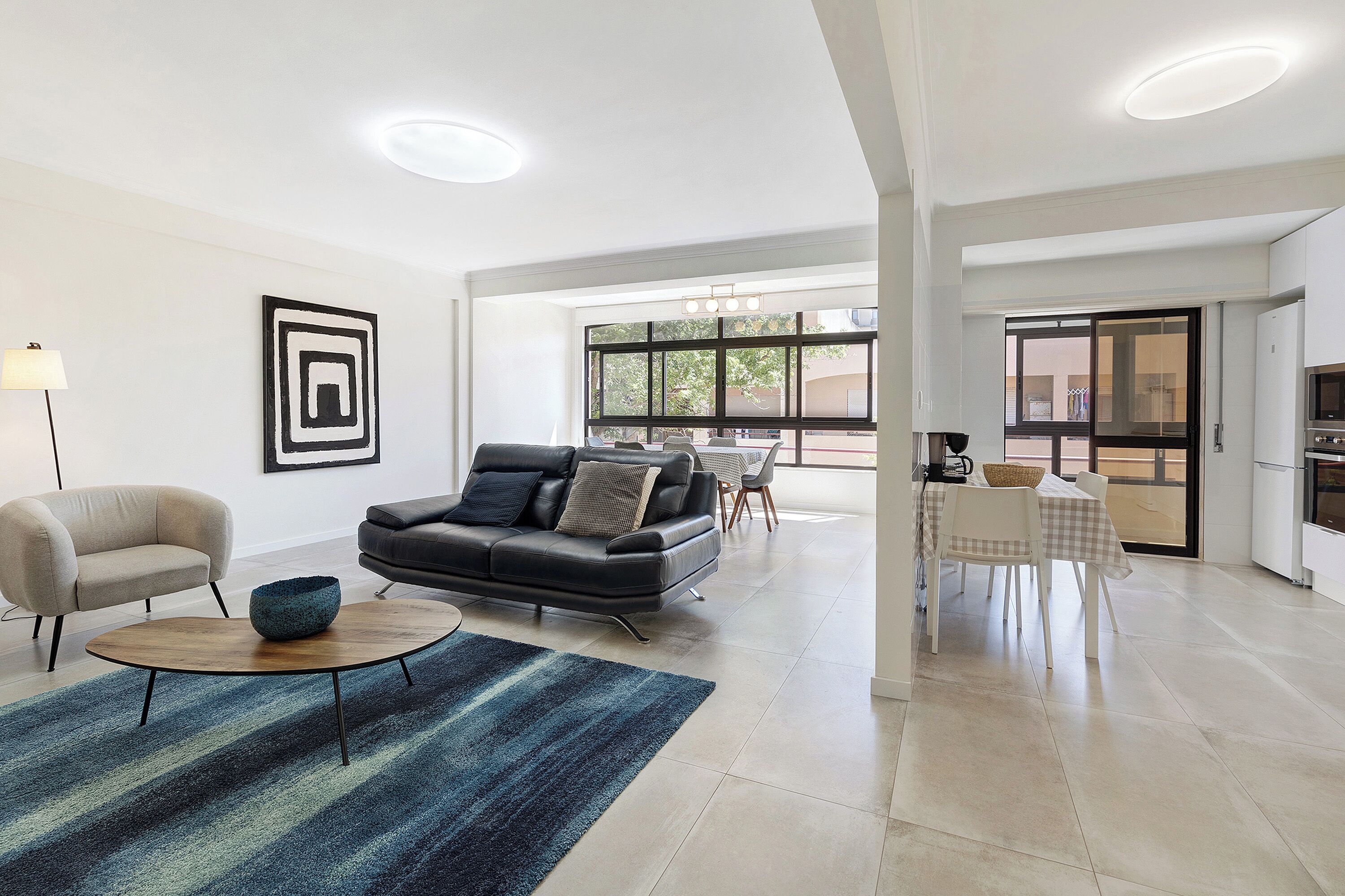 Televisión y chimenea 