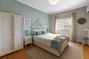5 chambres, fer et planche à repasser, Wi-Fi gratuit, draps fournis