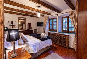 3 habitaciones, tabla de planchar con plancha y wifi gratis 