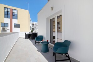 Outdoor dining - Apartment 'A Casa Da Elsa' with Private Terrace, Wi-Fi and Air Conditioning (Faro)