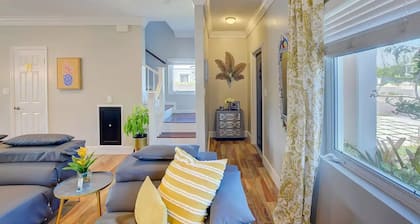 Cozy Condo Near Beach, Restaurants, Shops, Airport