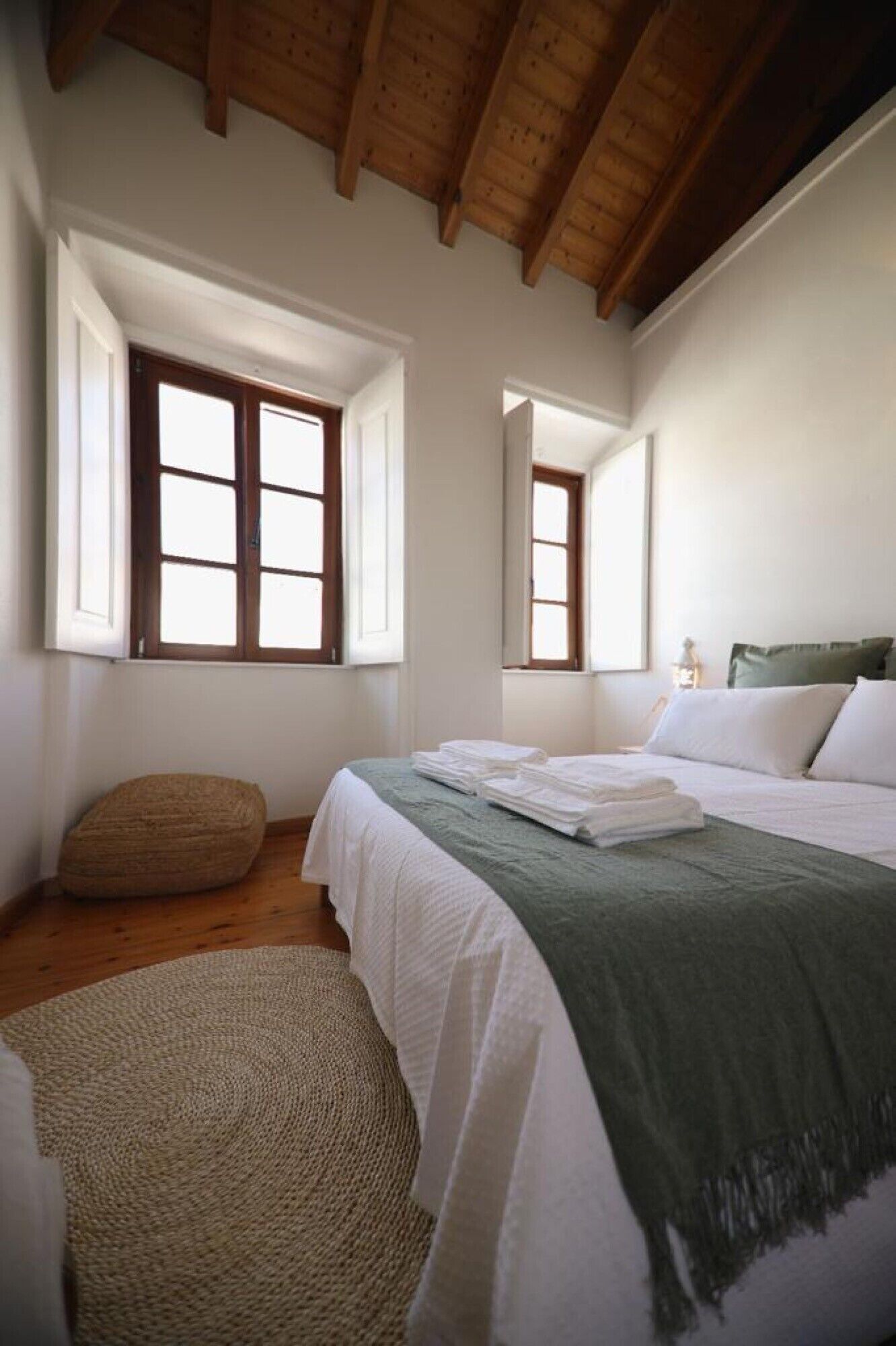 2 slaapkamers, een strijkplank/strijkijzer, gratis wifi, beddengoed