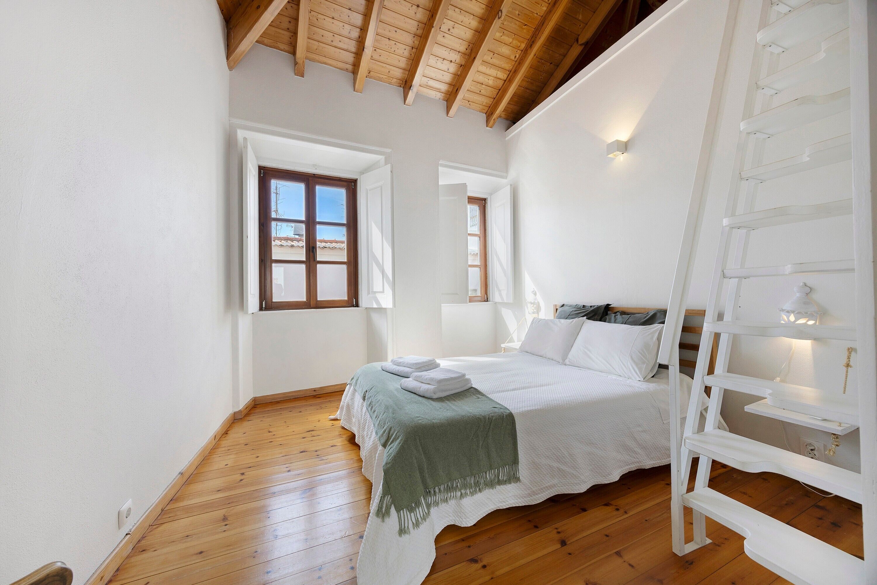2 slaapkamers, een strijkplank/strijkijzer, gratis wifi, beddengoed