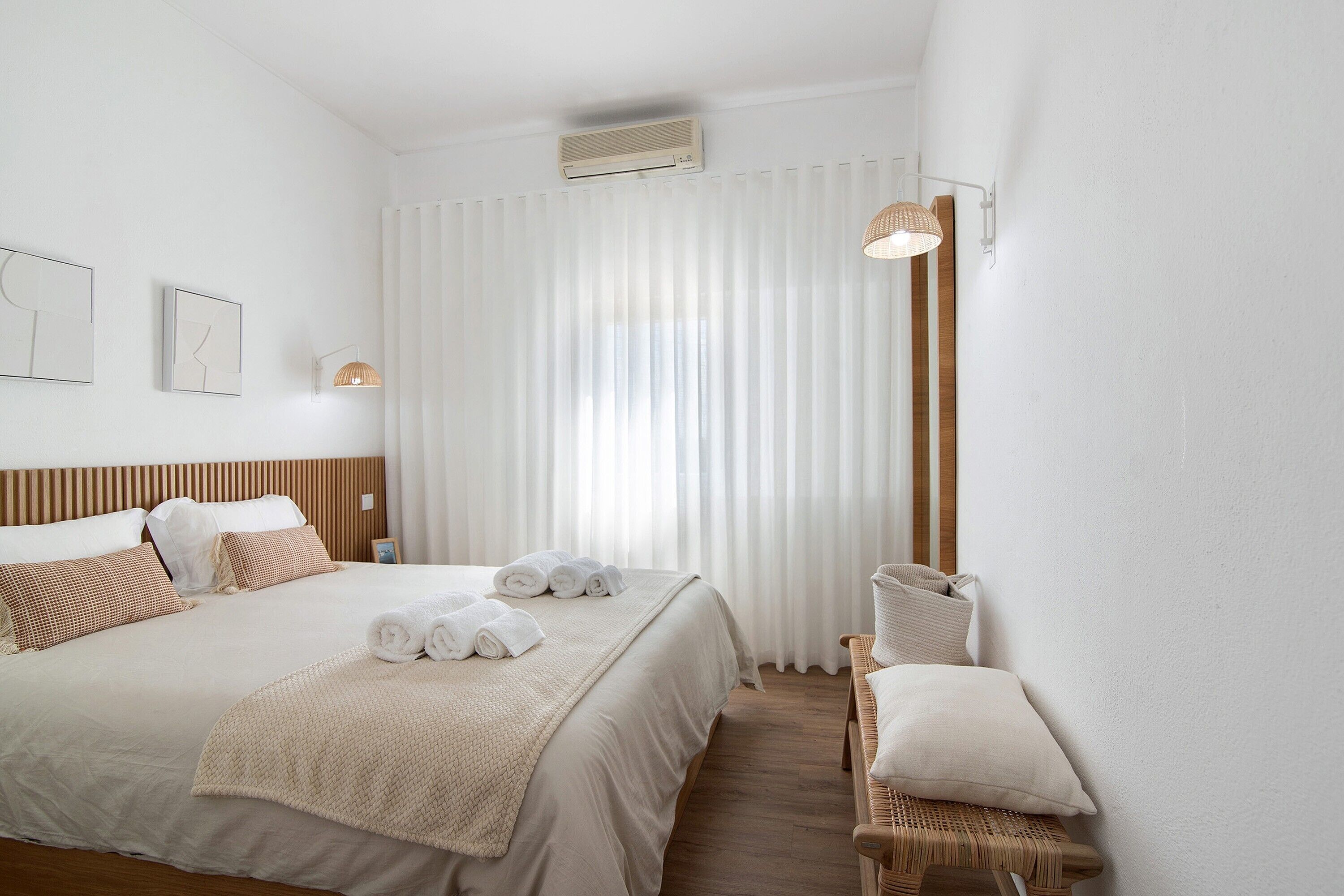 1 habitación, tabla de planchar con plancha, wifi gratis y ropa de cama 