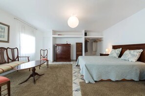 2 dormitorios, tabla de planchar con plancha, wifi gratis y ropa de cama