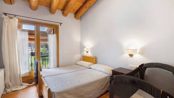 2 dormitorios, tabla de planchar con plancha, wifi gratis y ropa de cama