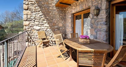 'Mas Cal GintĂł' with Mountain View, Private Terrace and Wi-Fi