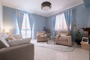 Fernseher, Kamin, Videospiele, Streaming-Dienste