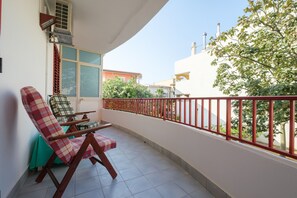 Terrace/patio - Vacation Home "La Casa Di Wioletta" with Sea View, Private Terrace & Wi-Fi (Barcellona pg)