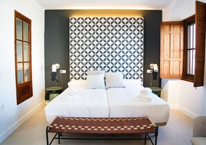 익스클루시브 더블룸 | 고급 침구, 메모리폼 침대, 무료 미니바, 각각 다른 스타일의 인테리어