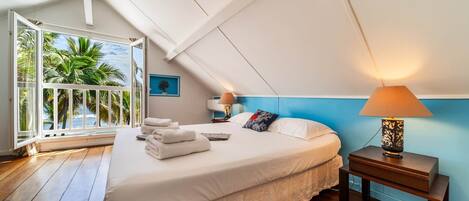 3 bedrooms, in-room safe, iron/ironing board, WiFi