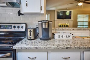 Fridge, microwave, oven, stovetop - Beachy Bungalow: 3BR Home w/ Billiards/grill! (Jacksonville)