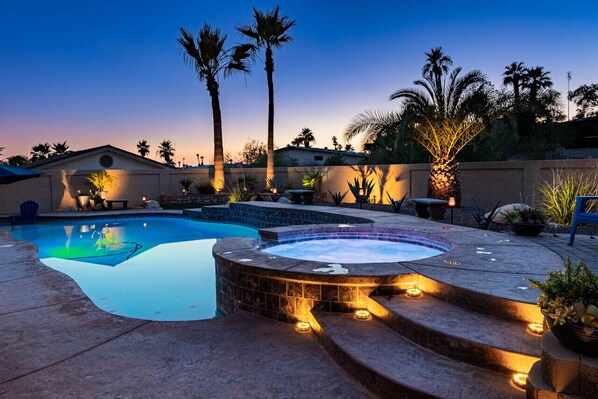 A heated pool - Luxury Residential Estates | Pool | Spa | Firepit (Lake Havasu City)