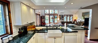 Ski in Ski out Condo! Pool access