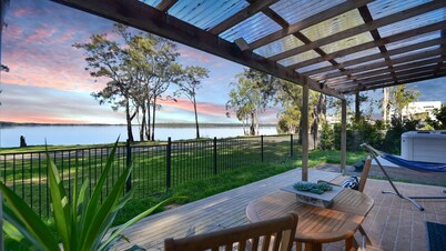 Parkway Lakehouse Buff Point