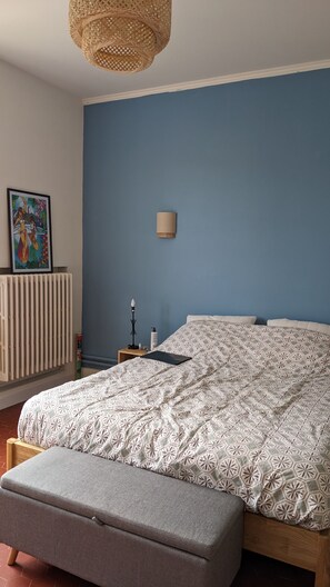 5 chambres, fer et planche à repasser, Wi-Fi, draps fournis