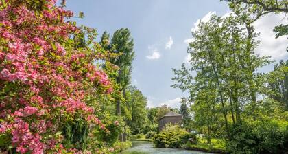 Charming apartment with river view, WiFi and parking