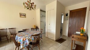 Dining - Ground Floor Apartment with Garden, Near Beach and Shops (Jullouville)