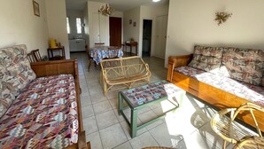 Interior - Ground Floor Apartment with Garden, Near Beach and Shops (Jullouville)