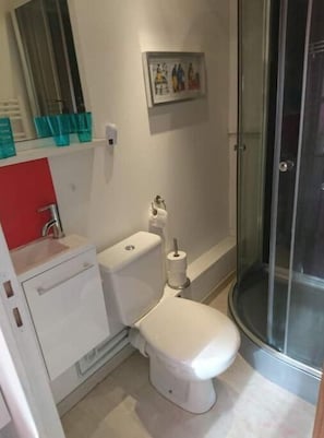 Shower, toilet paper