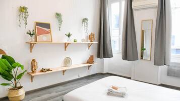 2 bedrooms, iron/ironing board, WiFi, bed sheets