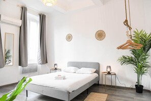 2 chambres, fer et planche à repasser, Wi-Fi, draps fournis