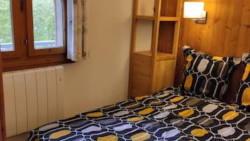 2 slaapkamers, een strijkplank/strijkijzer, wifi, beddengoed