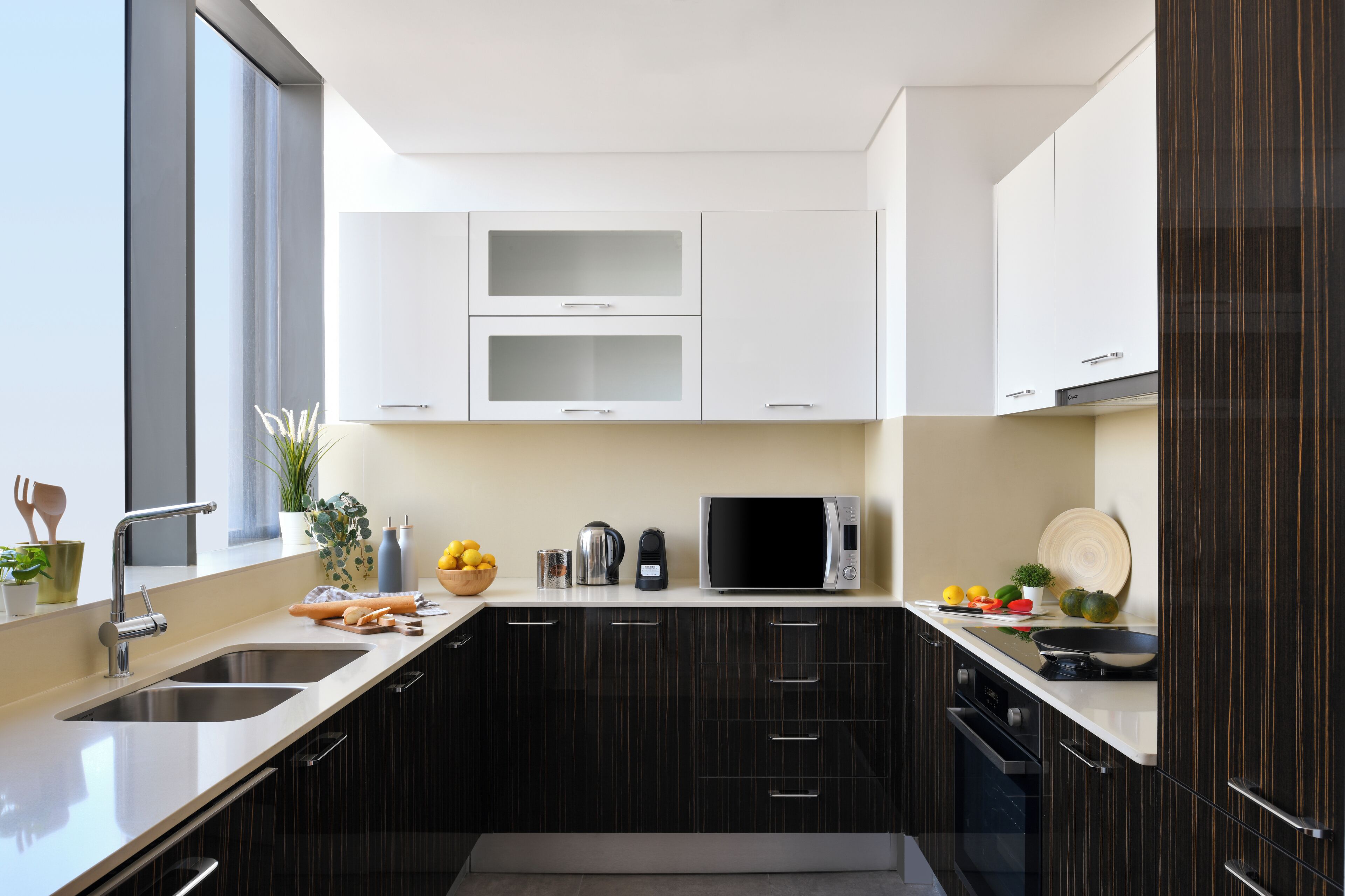 deluxe apartment, 1 bedroom, accessible, executive level | private kitchen | fridge, microwave, oven, stovetop