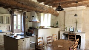 Dining - Historic manor with private pool, near Chinon (Ligré)