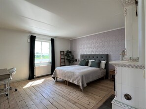 3 bedrooms, WiFi, bed sheets - Luxury Spa Villa- Pool, Hottub, Sauna (märsta)