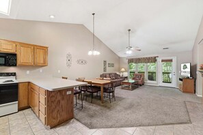 Interior - Relax in at a Peaceful, Gated Golf Community just Minutes from Silver Dollar City (Reeds Spring)
