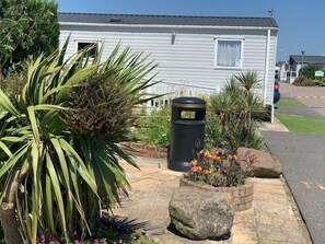 المنطقة المحيطة بالمنشأة