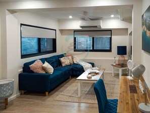 Maison | Aire de séjour | Téléviseur connecté de 55 po avec télévision par cùble, téléviseur