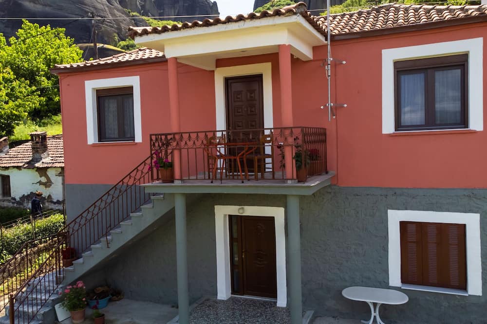 Fani's House Under Meteora