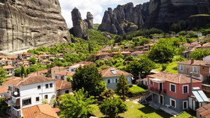 Exterior - Fani's House Under Meteora (Kalabaka)