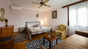 2 bedrooms, WiFi, bed sheets