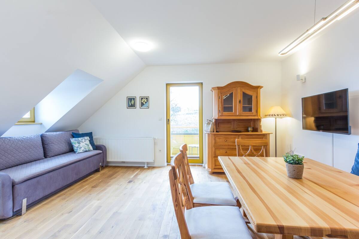 Premium bedding, desk, laptop workspace, free WiFi