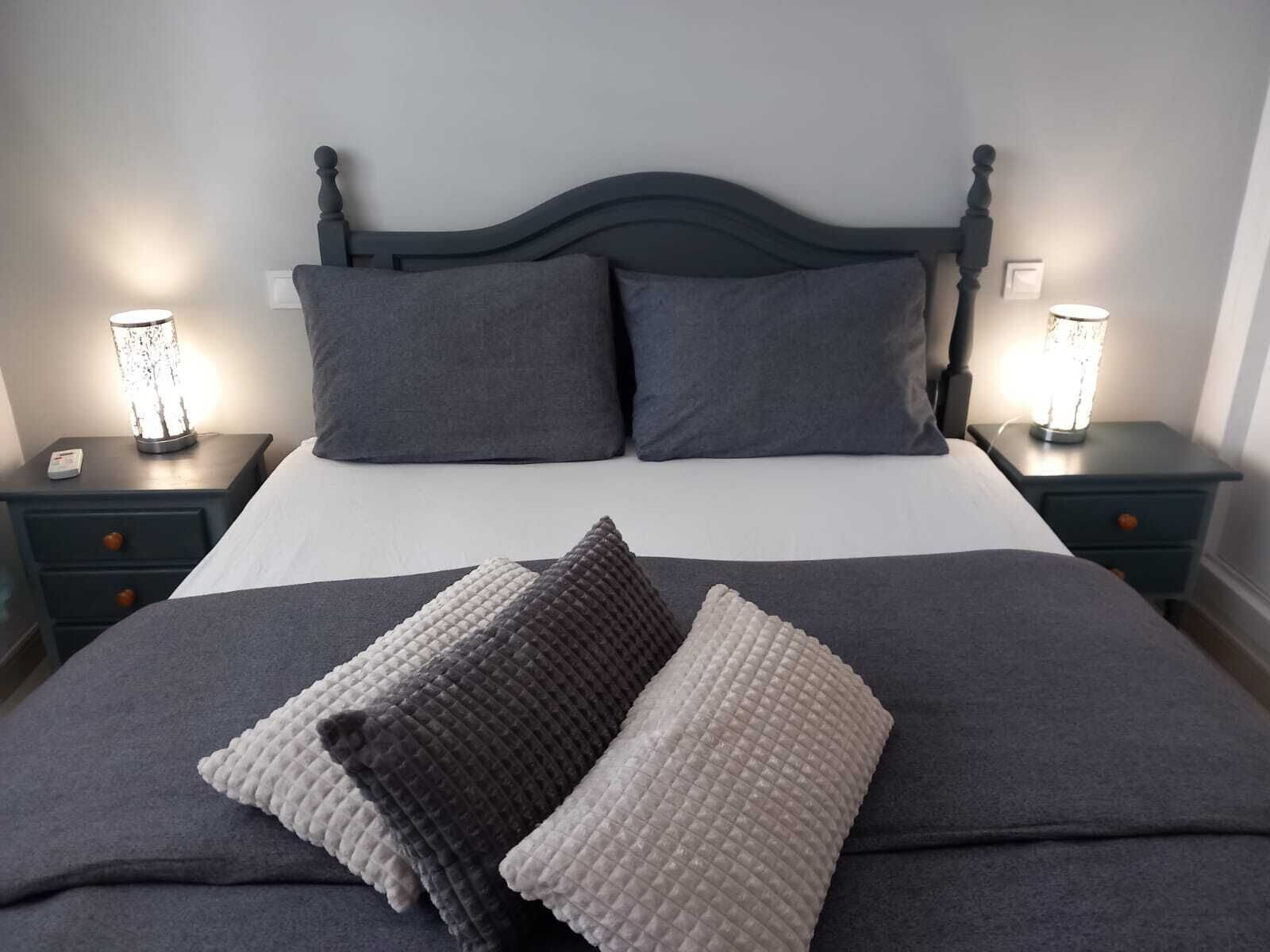 2 slaapkamers, een strijkplank/strijkijzer, gratis wifi, beddengoed