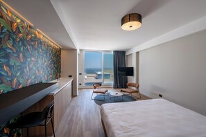 Panoramic Suite with Terrace and hot tub | Down comforters, minibar, in-room safe, individually decorated - Hotel Sporting (Riccione)