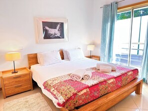 2 habitaciones, tabla de planchar con plancha y cuna de viaje 