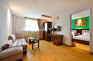 Kamar Grand | Area keluarga | TV layar datar