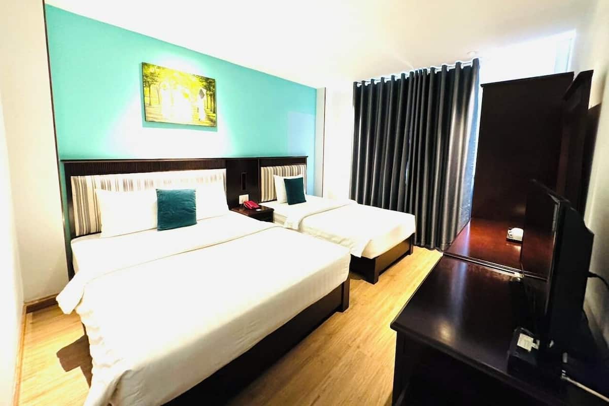 Grand Room | 1 bedroom, desk, soundproofing, iron/ironing board