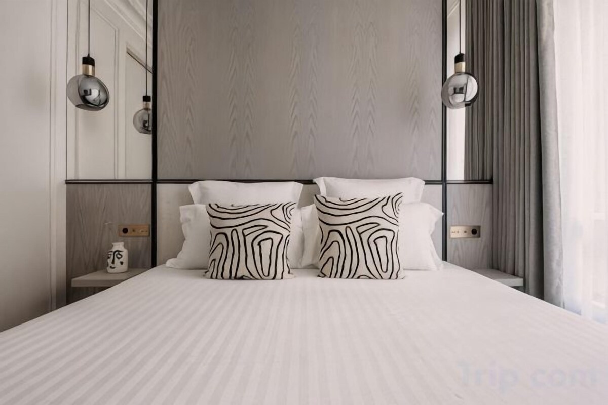 2 bedrooms, premium bedding, pillowtop beds, in-room safe