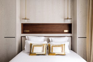 2 bedrooms, premium bedding, pillow-top beds, in-room safe