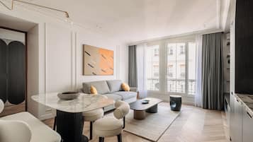 Saint Martin II | Living area | 21-inch Smart TV with satellite channels, TV, fireplace