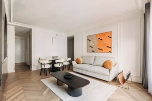 Saint Martin II | Living area | 21-inch Smart TV with satellite channels, TV, fireplace