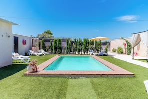 Outdoor pool - Vacation home Rafael - Lantejuela  (Lantejuela)