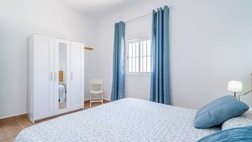 4 bedrooms, iron/ironing board, travel crib, free WiFi