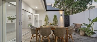 Sandstone Villa In City Fringe Location