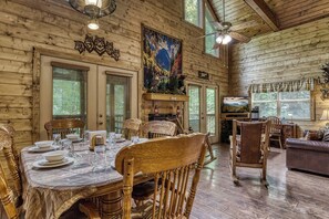Dining - Heavenly Daze and Nights 2 bedroom 2 bath cabin located in the Smoky Mountains (Sevierville)
